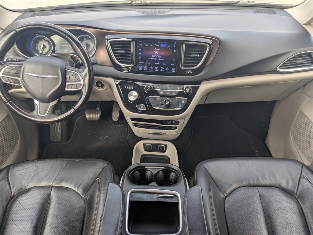 Used 2017 Chrysler Pacifica Touring-L Plus image 6