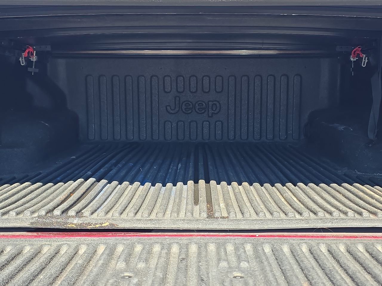 Used 2021 Jeep Gladiator Sport image 6