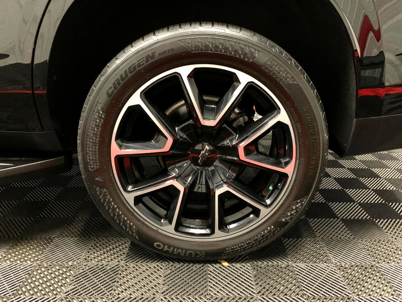 Used 2022 Chevrolet Tahoe RST w/ Luxury Package image 17