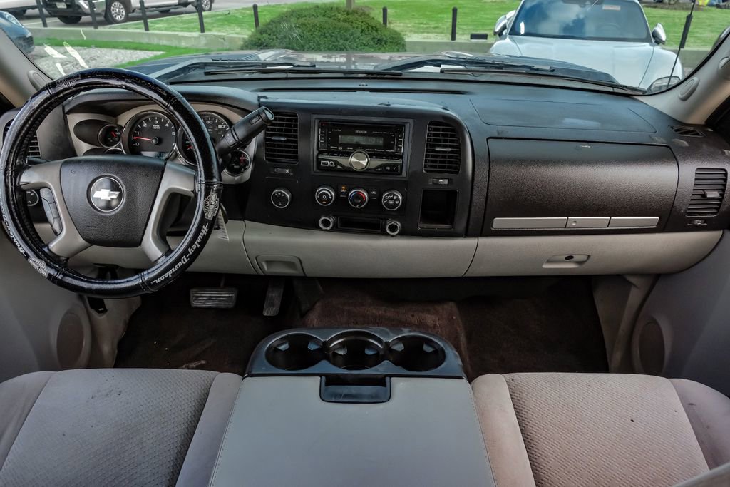 Used 2008 Chevrolet Silverado 2500 LT w/ Suspension Package, Off-Road image 11