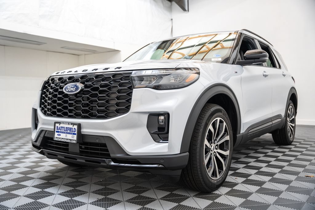 New 2026 Ford Explorer ST-Line AWD/4WD image 3