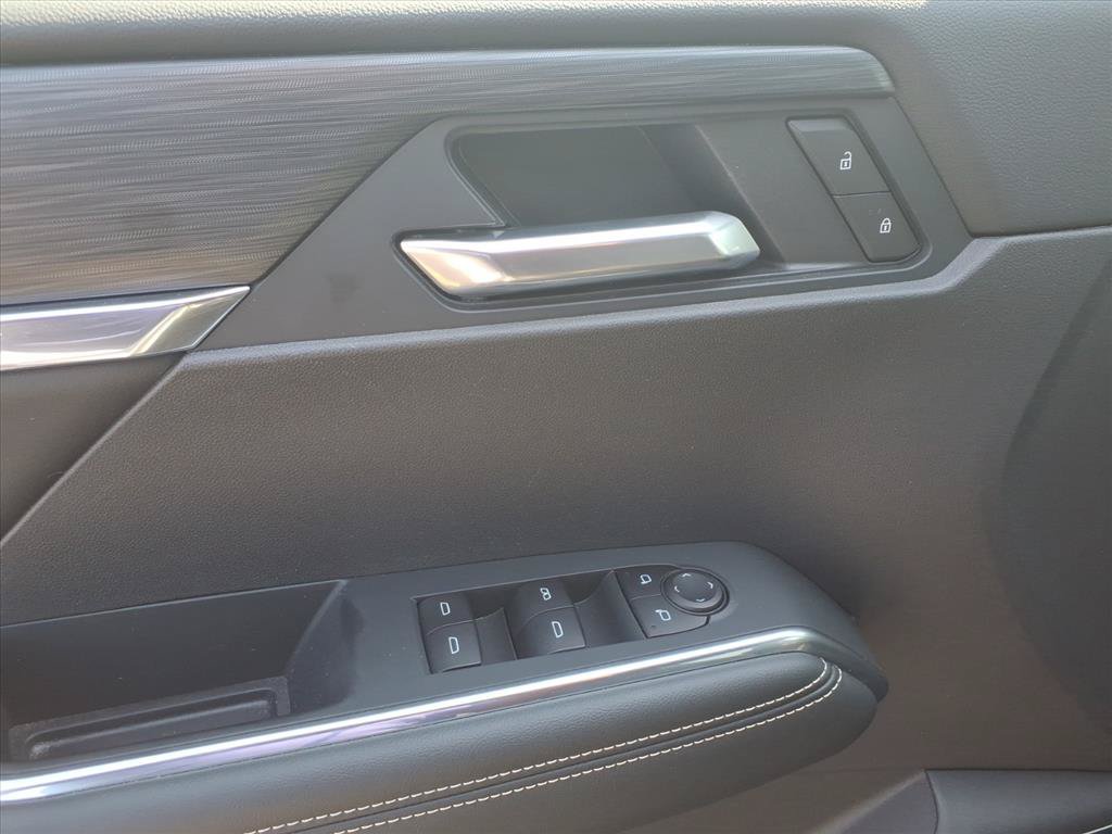 Used 2025 GMC Acadia Elevation FWD image 8