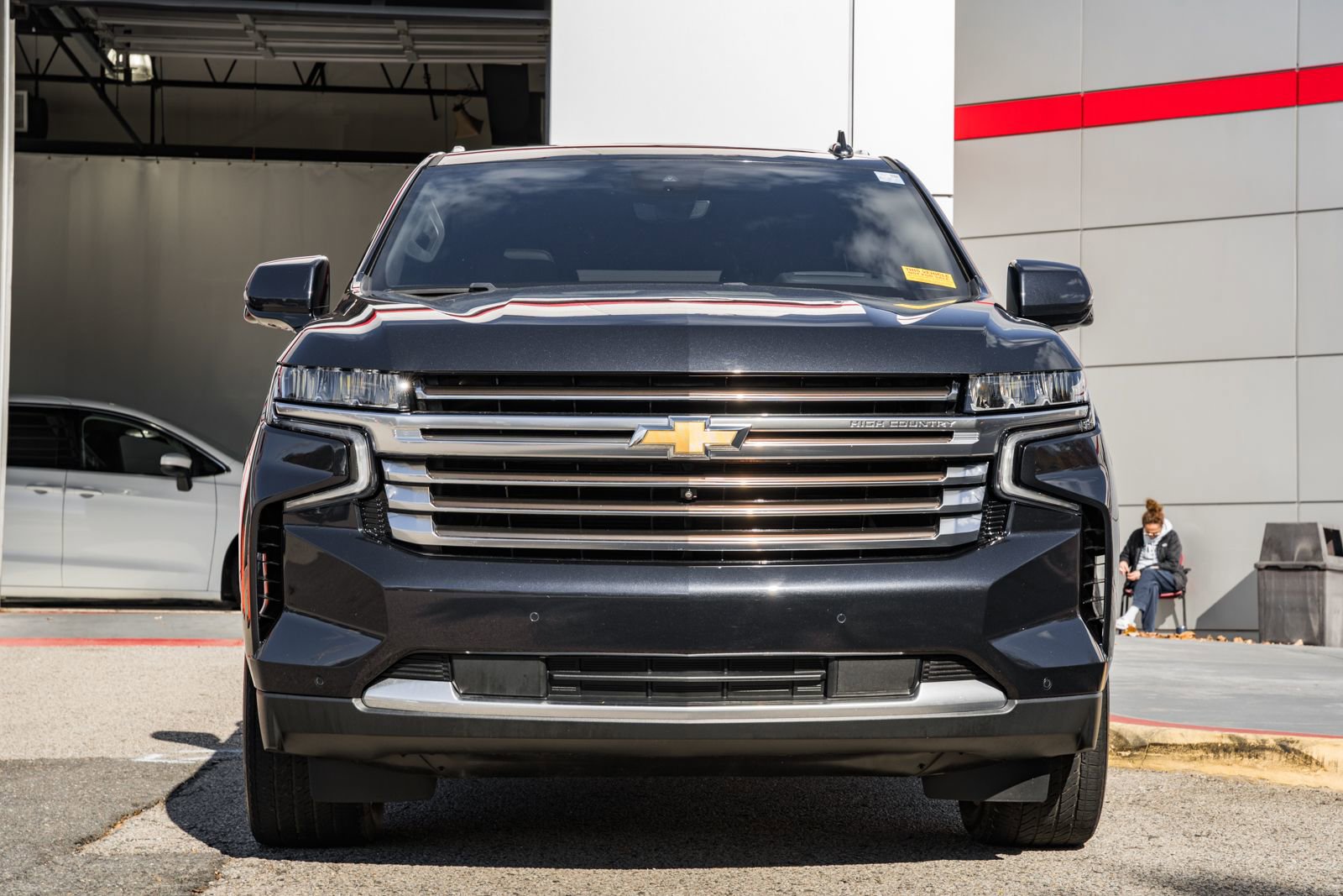 Used 2023 Chevrolet Tahoe High Country image 2
