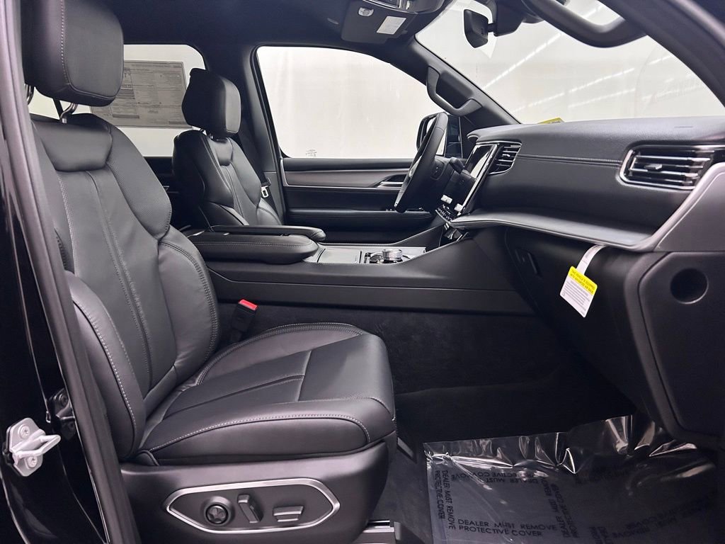 New 2026 Jeep Grand Wagoneer Limited w/ 8-Passenger Seating Package image 18