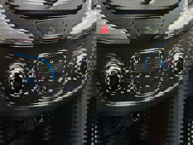 Used 2018 Chevrolet Equinox LT image 17