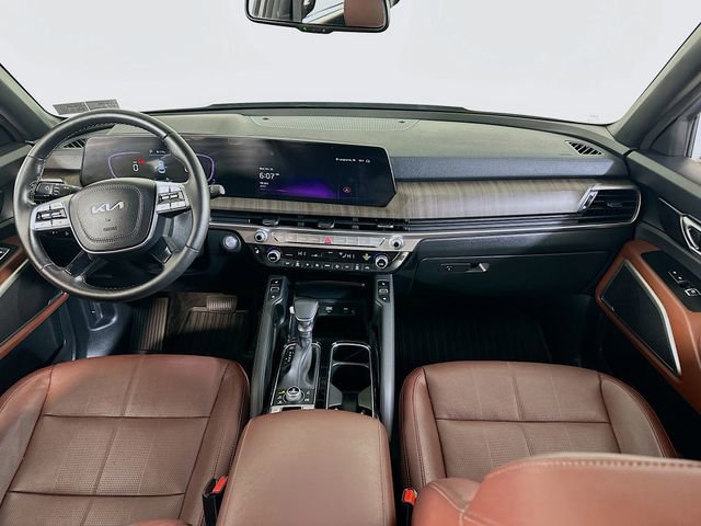 Used 2023 Kia Telluride EX w/ EX Captain's Chair Package image 17