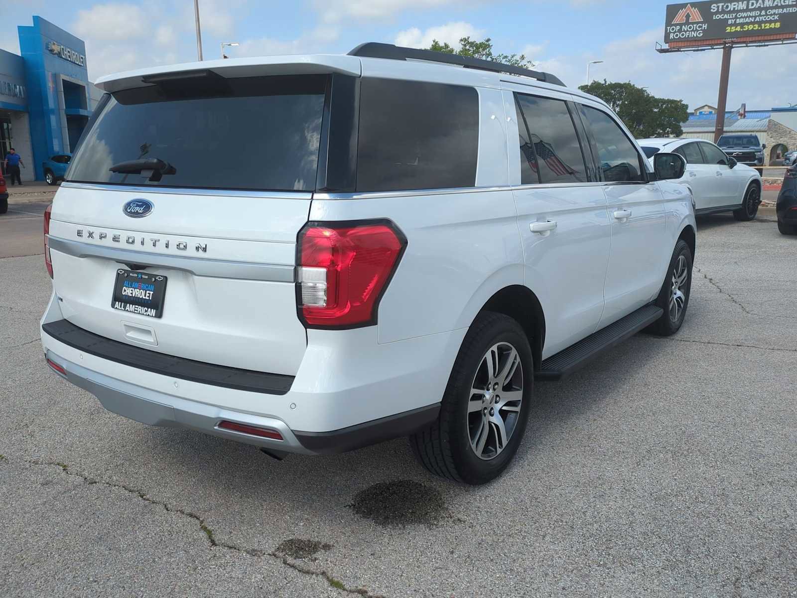 Used 2024 Ford Expedition XLT RWD image 8