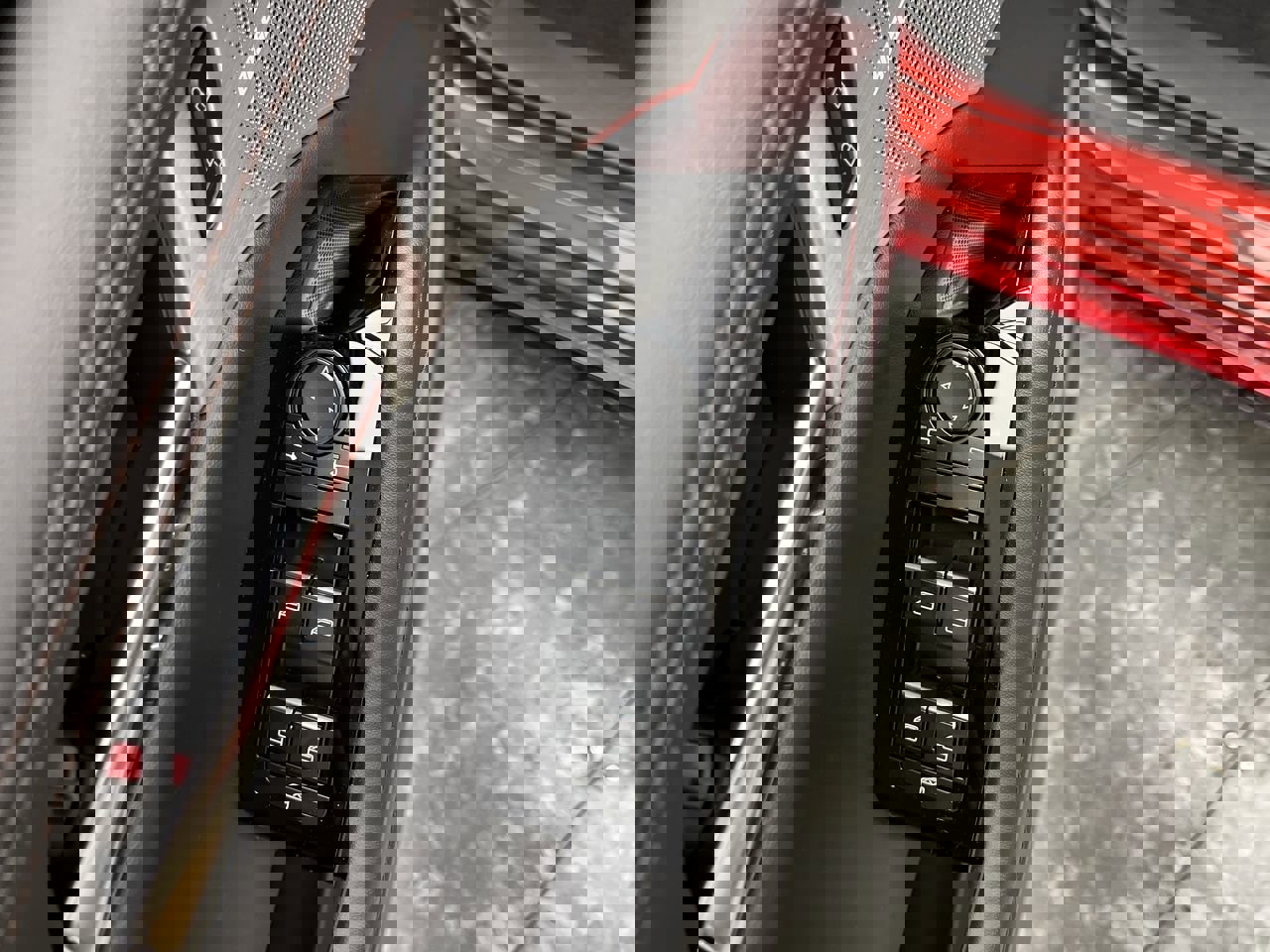 New 2025 MAZDA MAZDA3 Hatchback w/Premium Plus Pkg image 9