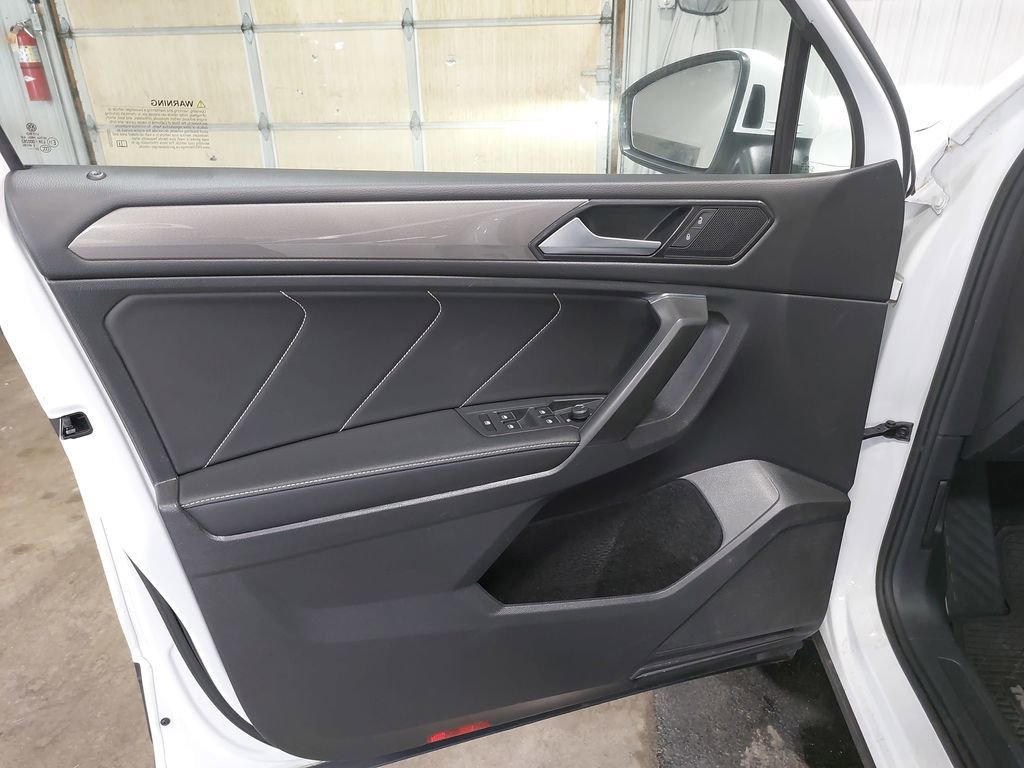 Used 2022 Volkswagen Tiguan SE image 27