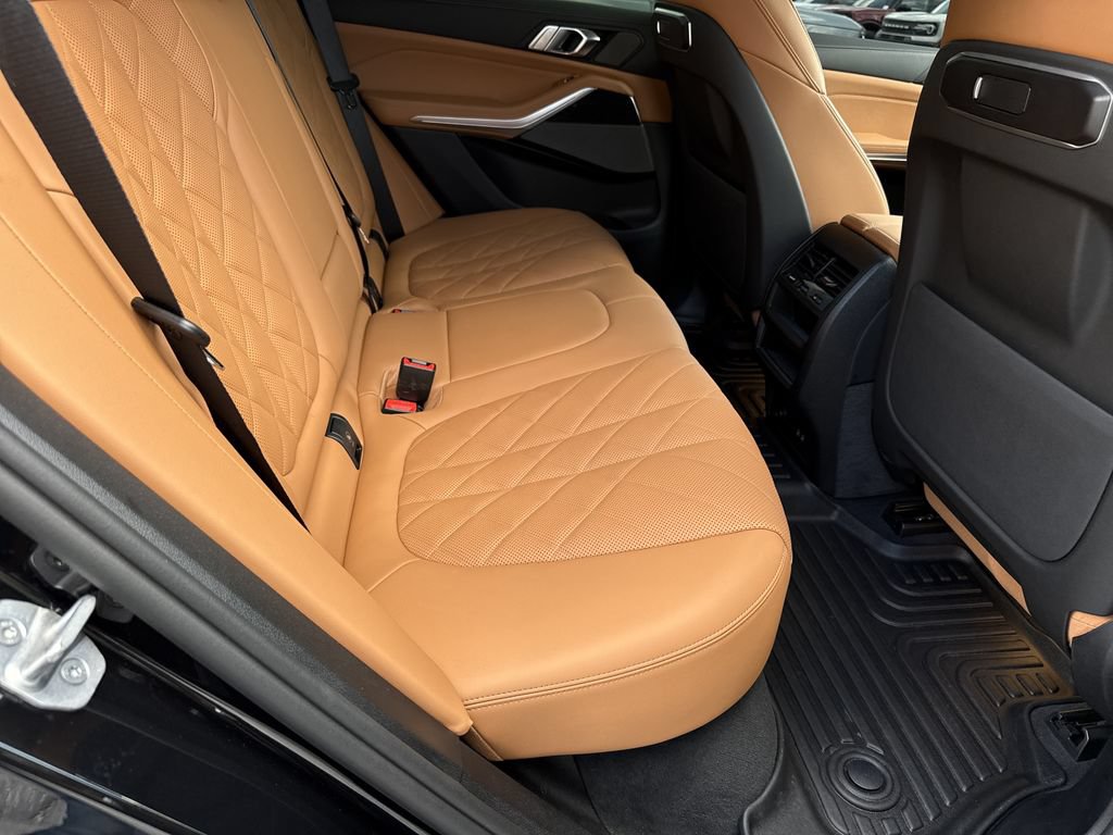 Used 2026 BMW X5 xDrive40i w/ M Sport Package AWD/4WD image 15