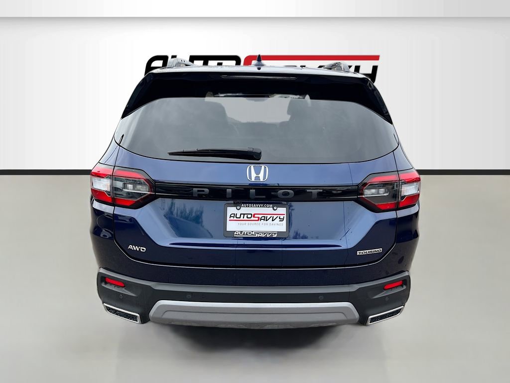 Used 2025 Honda Pilot Touring image 6