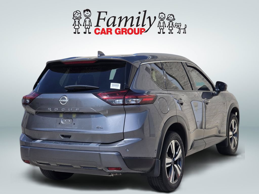 Used 2025 Nissan Rogue SL w/ SL Premium Package FWD image 4