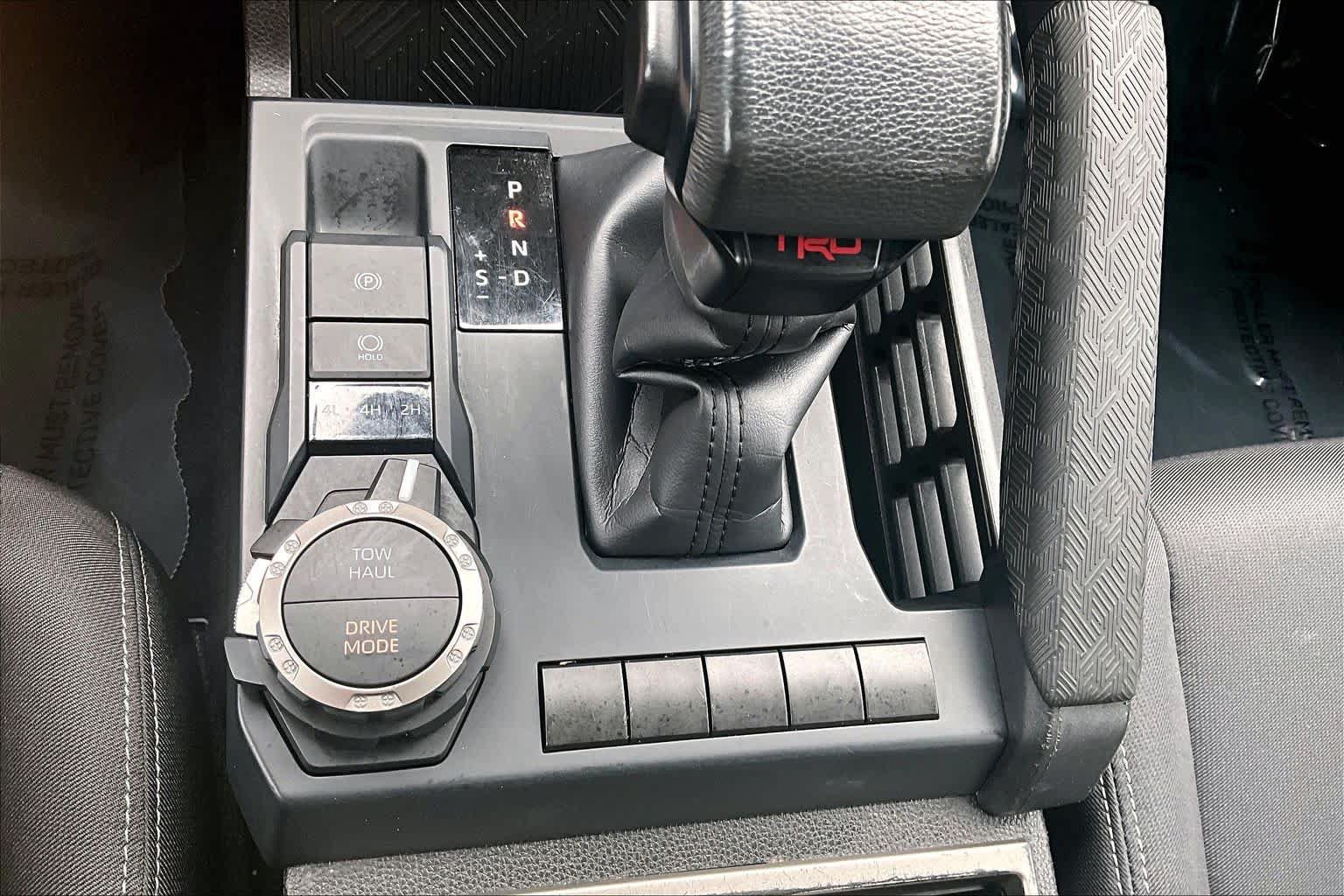 Used 2024 Toyota Tacoma TRD Sport AWD/4WD image 33