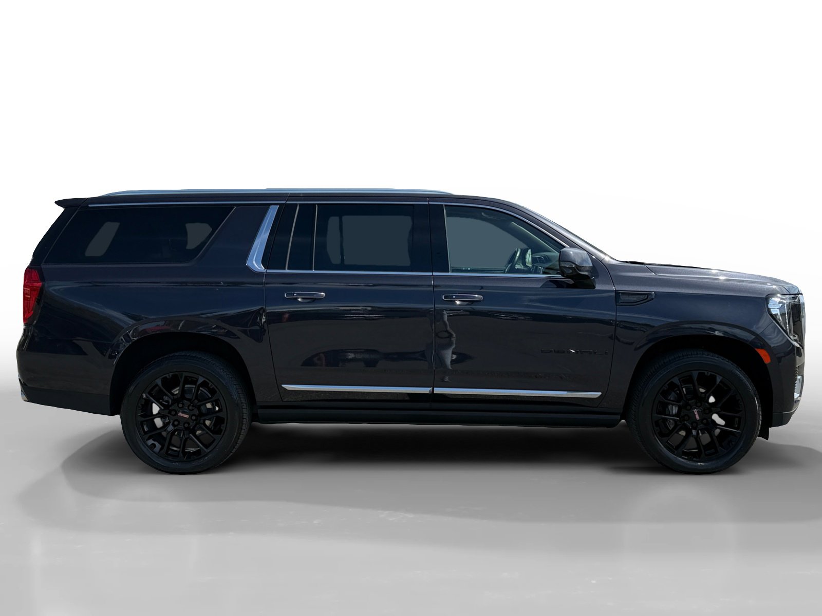 Used 2023 GMC Yukon XL Denali AWD/4WD image 6