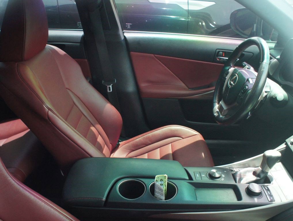 Used 2016 Lexus IS 200t w/ F Sport Package RWD image 4
