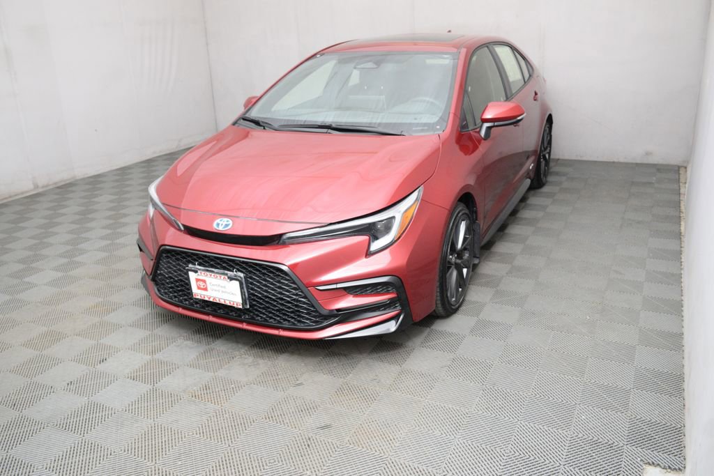 Certified 2025 Toyota Corolla SE w/ SE Premium Package AWD/4WD image 1