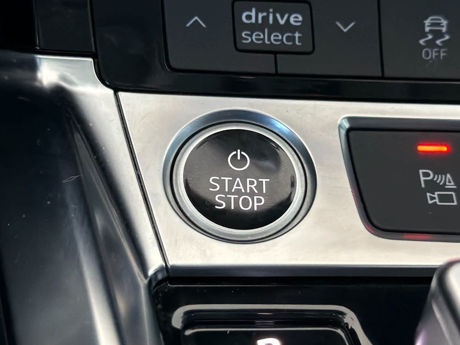 Used 2024 Audi Q8 e-tron Premium AWD/4WD image 22