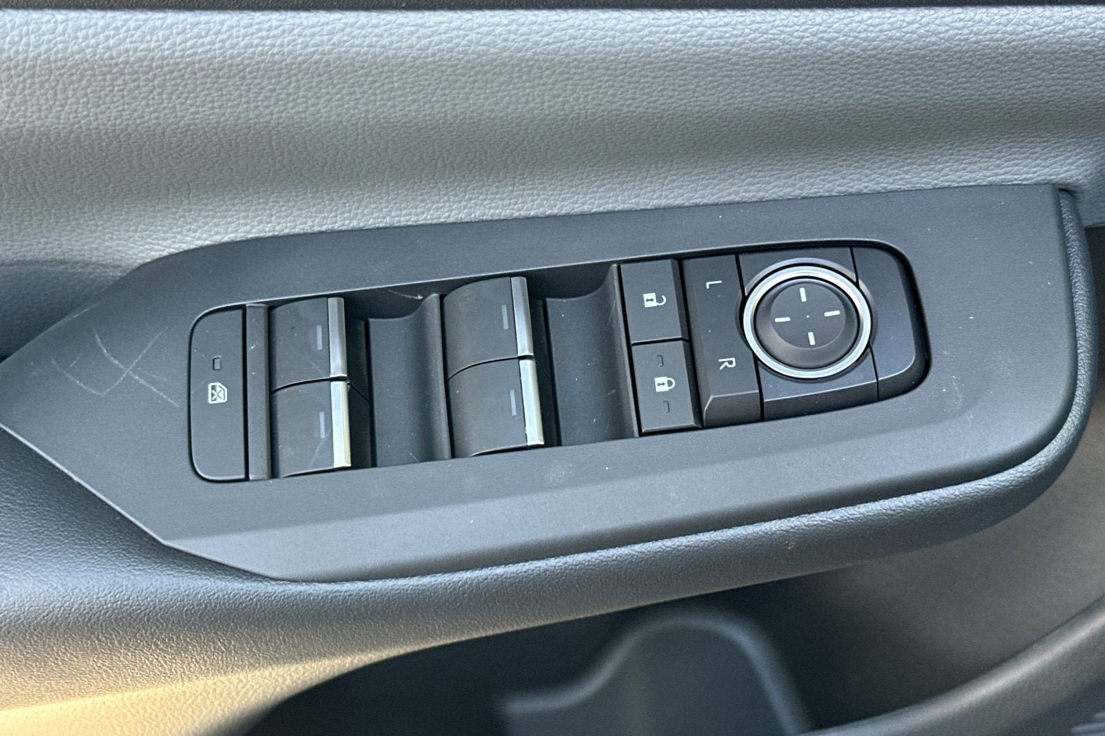 New 2027 Toyota Prius XLE FWD image 13