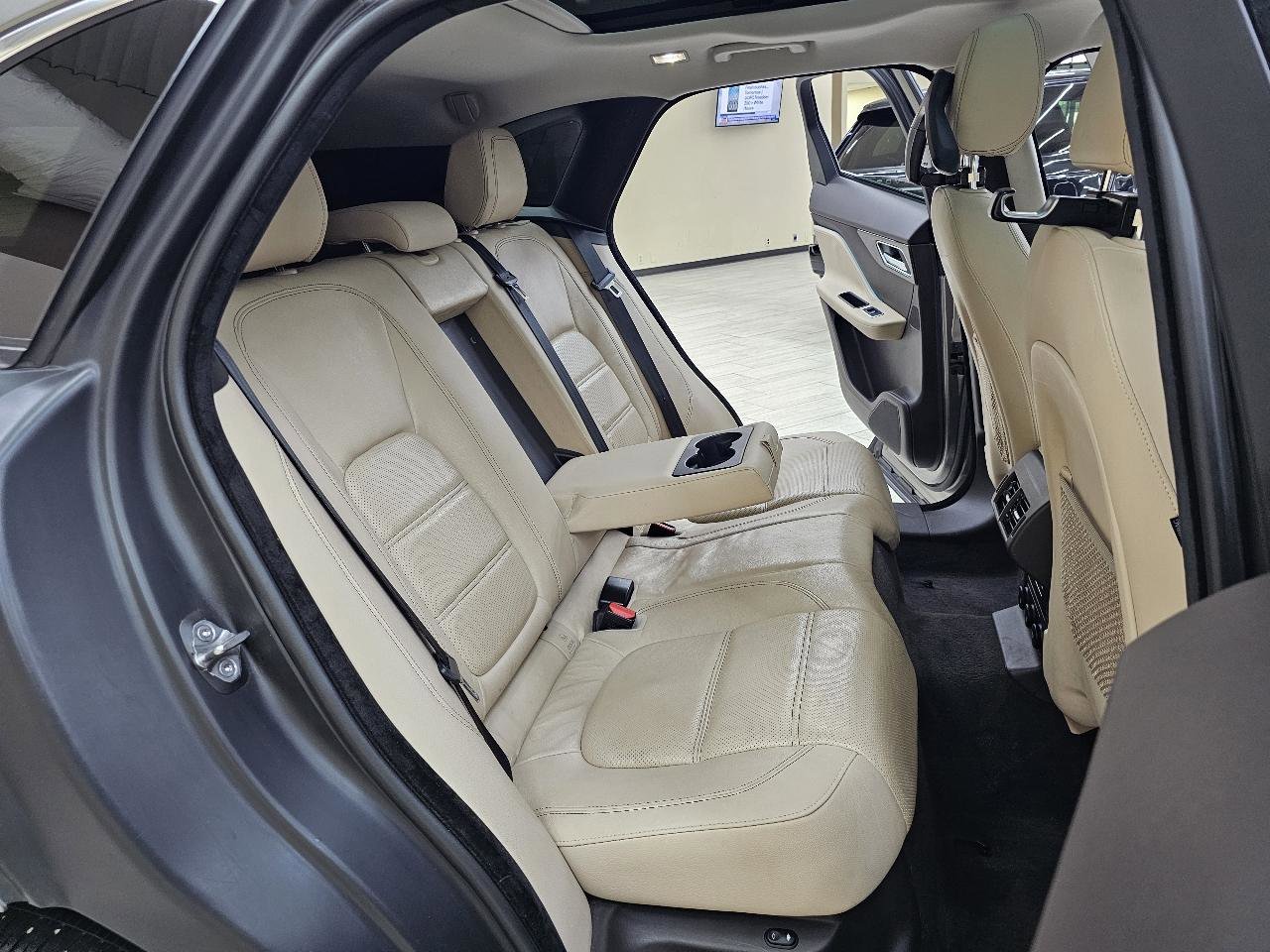 Used 2018 Jaguar F-PACE Prestige AWD/4WD image 24