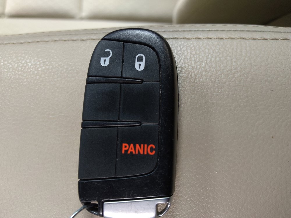Used 2019 Jeep Grand Cherokee Laredo AWD/4WD image 32