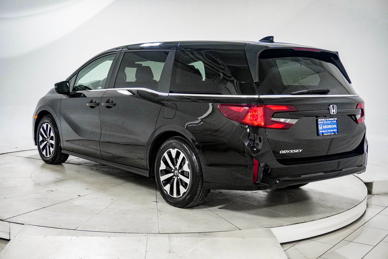 Certified 2026 Honda Odyssey EX-L image 6