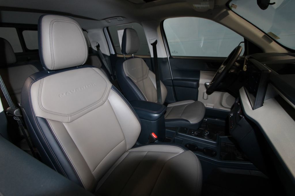 Used 2025 Ford Maverick Lariat AWD/4WD image 23