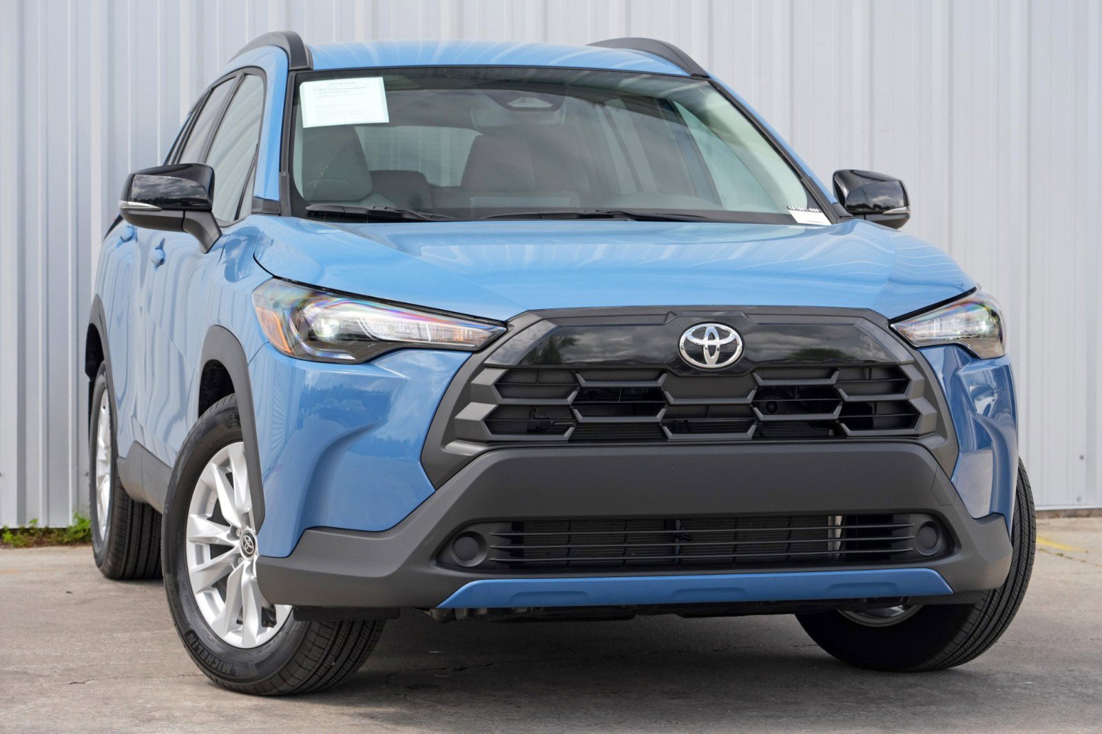 Used 2026 Toyota Corolla Cross LE image 2