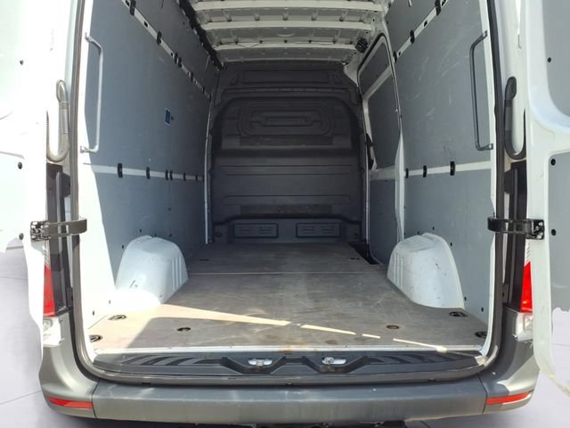 Used 2025 Mercedes-Benz Sprinter 2500 image 8