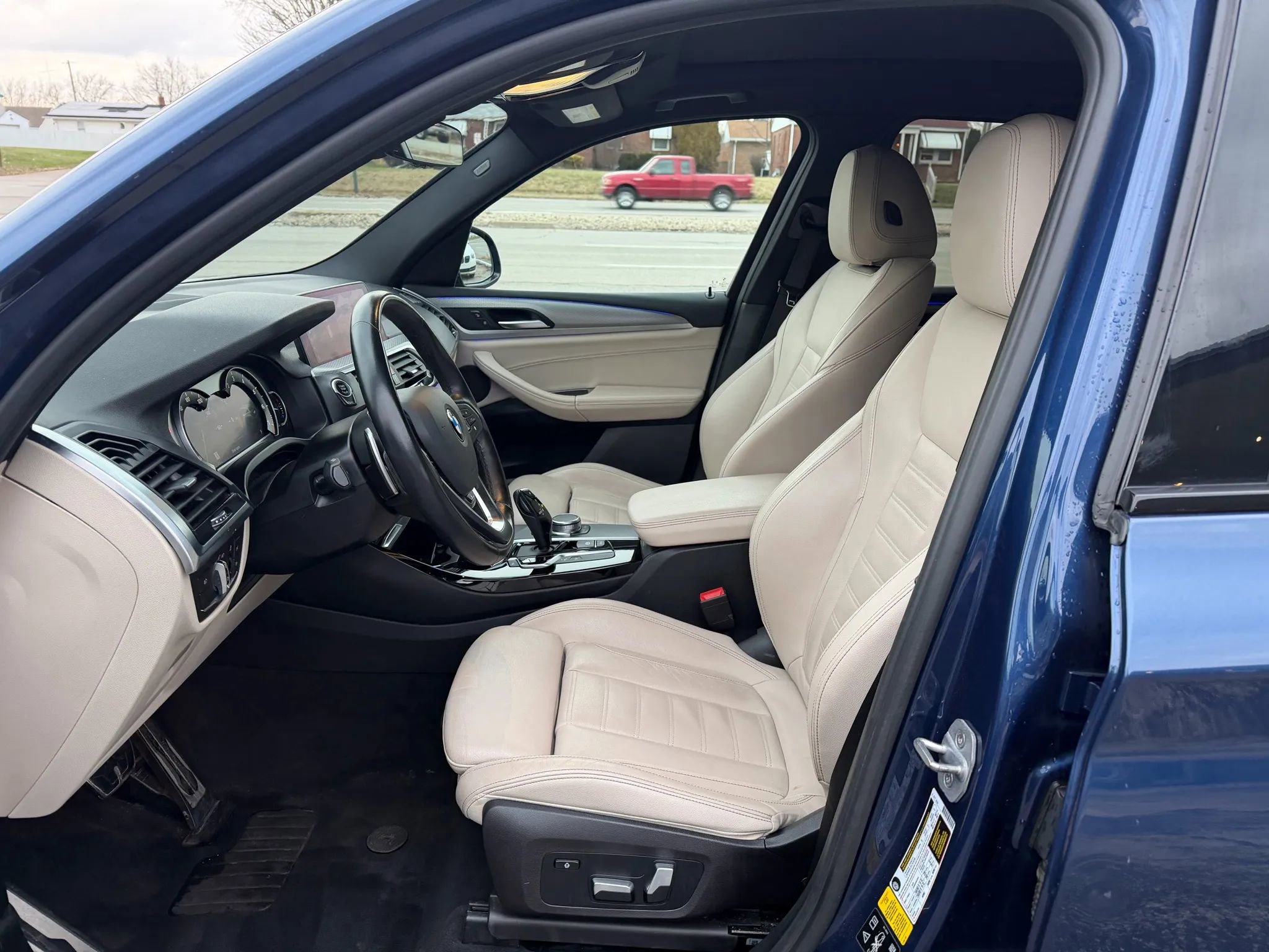 Used 2019 BMW X3 xDrive30i w/ Premium Package Essential image 12