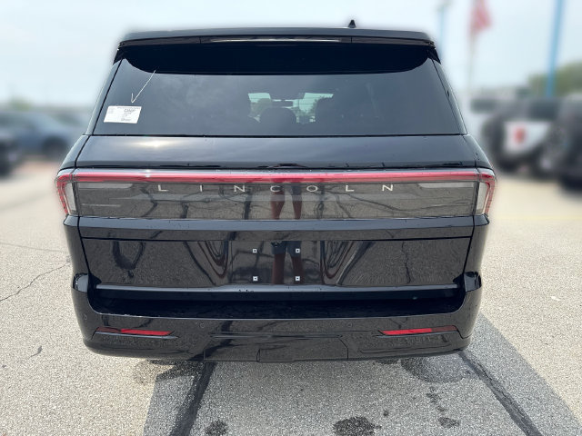 New 2027 Lincoln Navigator Reserve w/ Jet Appearance Package AWD/4WD image 7
