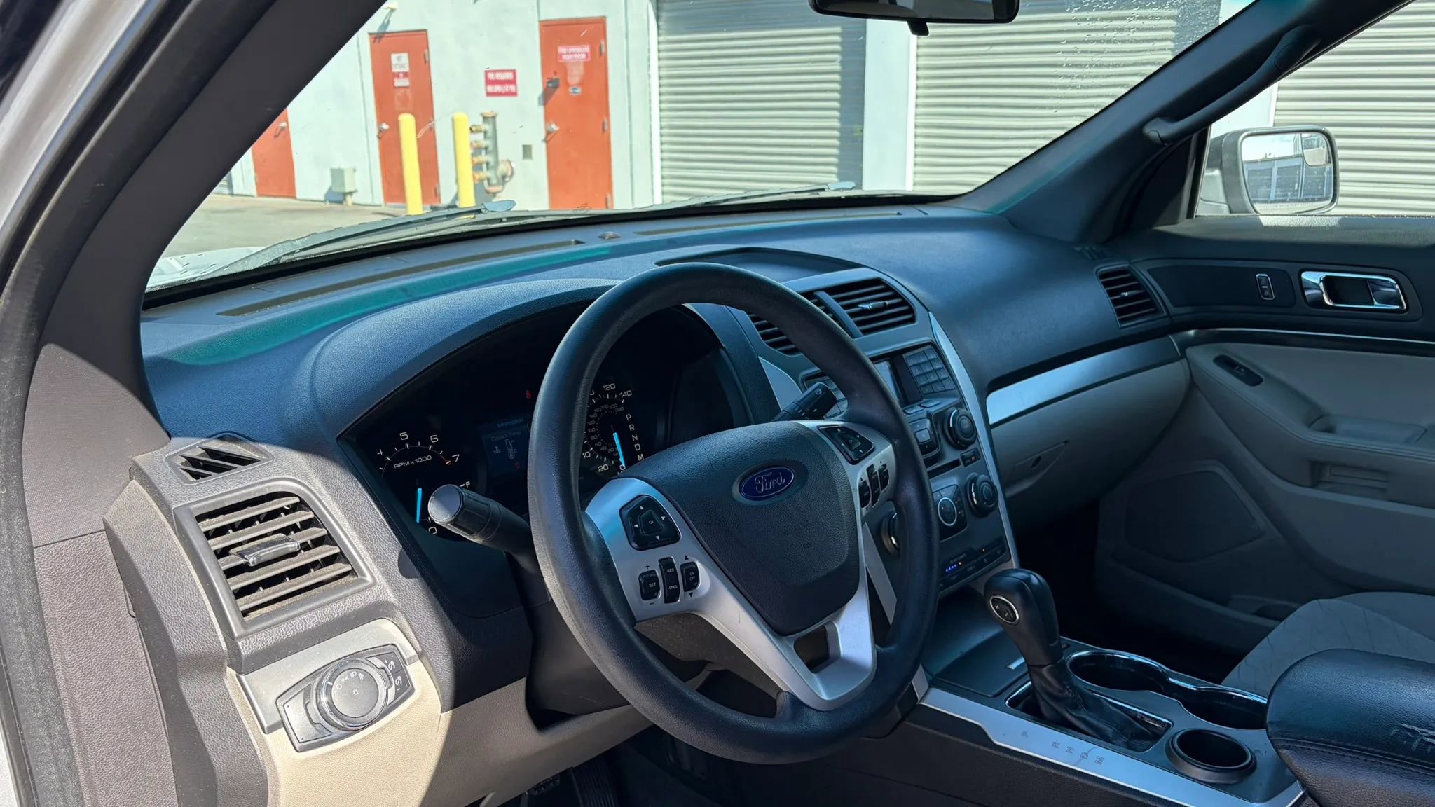 Used 2015 Ford Explorer FWD image 9