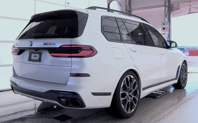 Used 2026 BMW X7 M60i image 2