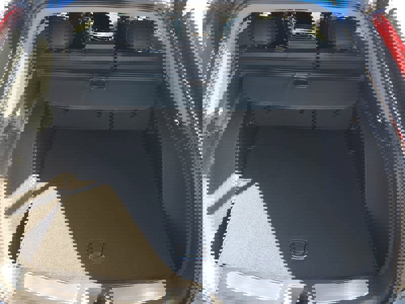 New 2025 Cadillac Optiq Luxury 2 image 5