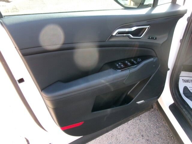 Used 2025 Kia Sportage SX image 14