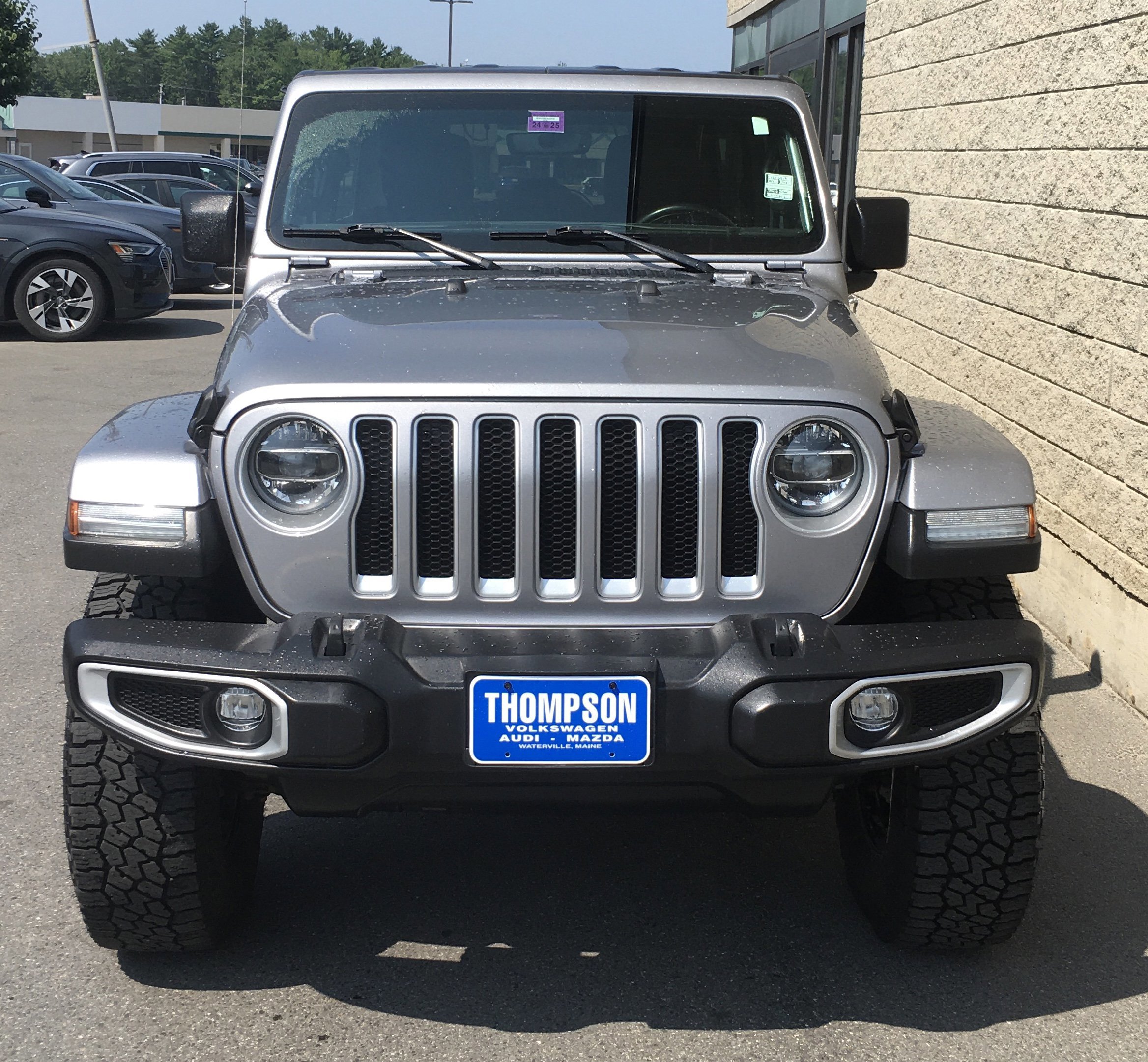Used 2021 Jeep Wrangler Unlimited Sahara image 2