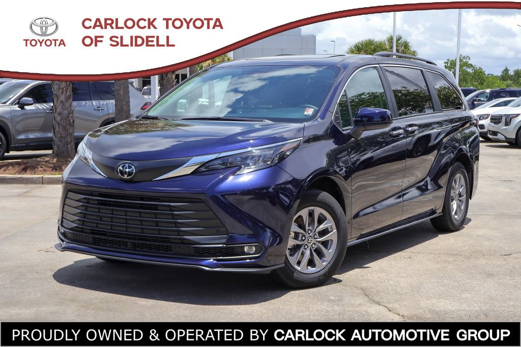 Used 2026 Toyota Sienna XLE FWD image 1