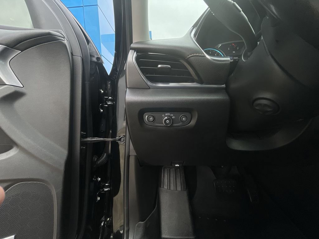 Certified 2019 Chevrolet Traverse Premier w/ Redline Edition FWD image 17