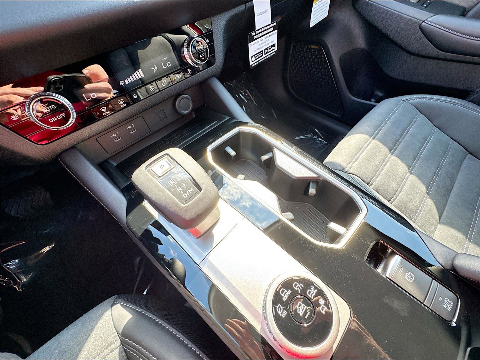 New 2026 Mitsubishi Outlander SE image 15