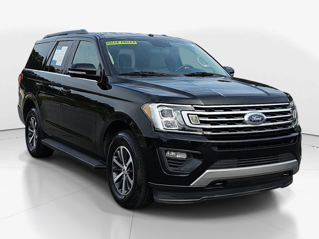 Used 2018 Ford Expedition XLT w/ Equipment Group 201A AWD/4WD image 3