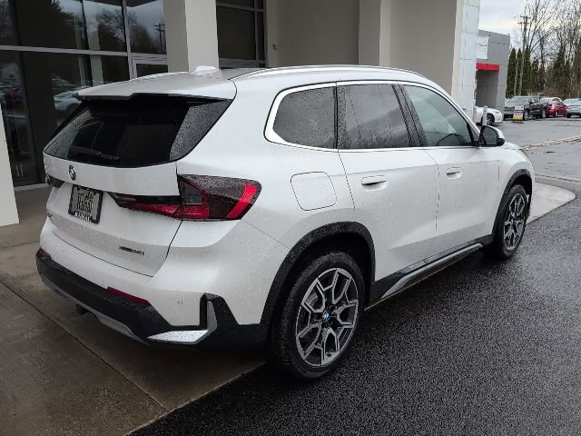 New 2026 BMW X1 xDrive28i w/ Technology Package AWD/4WD image 3