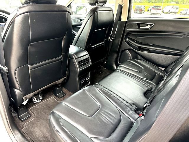 Used 2020 Ford Edge Titanium image 19