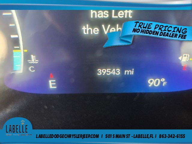 Used 2025 Chrysler Pacifica Select AWD/4WD image 24