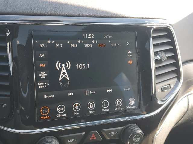 Used 2021 Jeep Grand Cherokee Limited AWD/4WD image 25