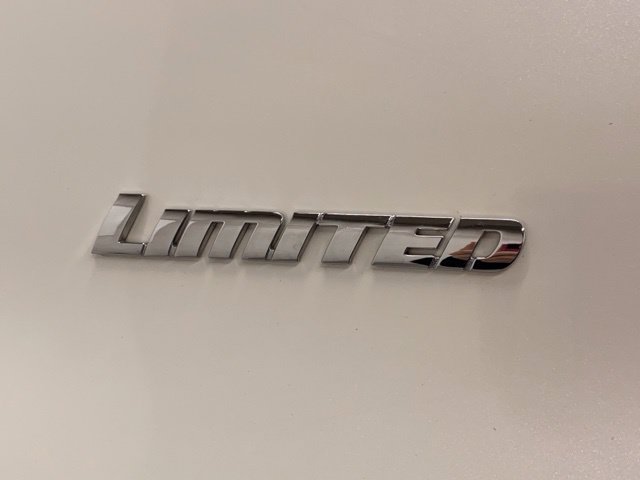 Used 2015 Toyota 4Runner Limited AWD/4WD image 36