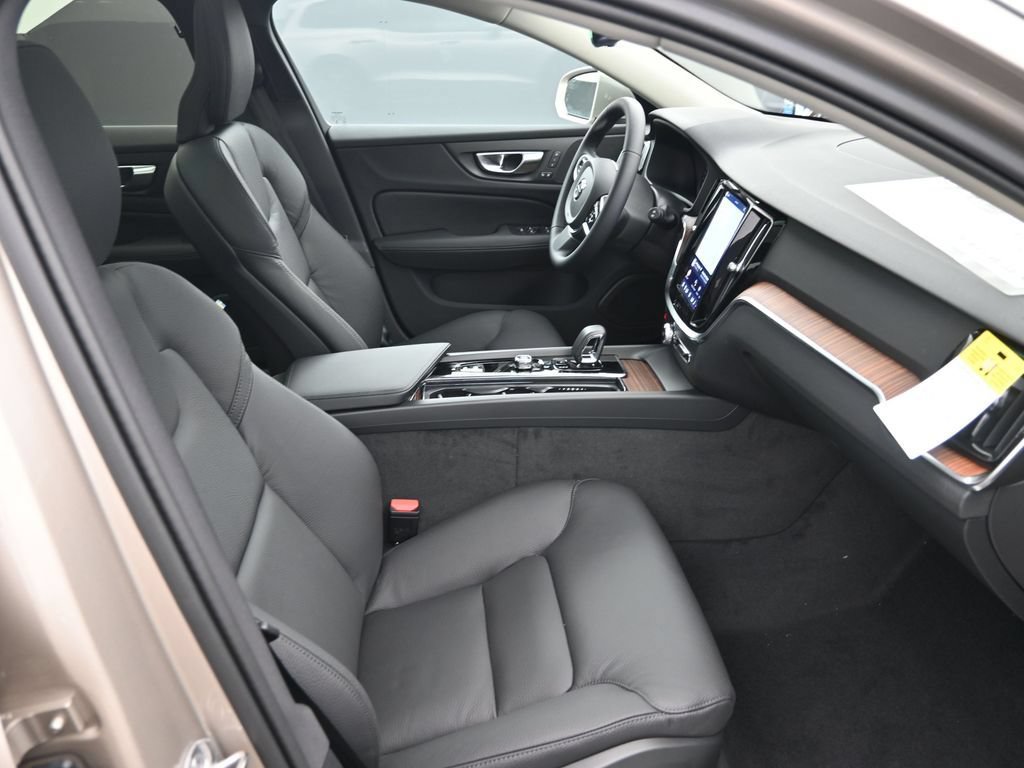 New 2026 Volvo V60 B5 Cross Country Plus w/ Protection Package Premier AWD/4WD image 37