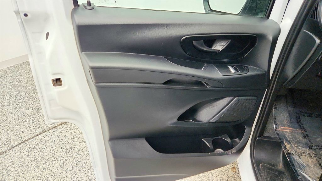 Used 2023 Mercedes-Benz Metris image 10