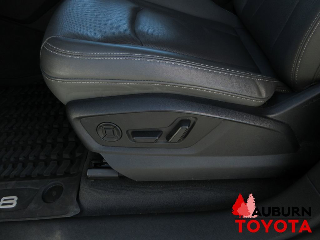 Used 2022 Audi Q8 Premium Plus image 14