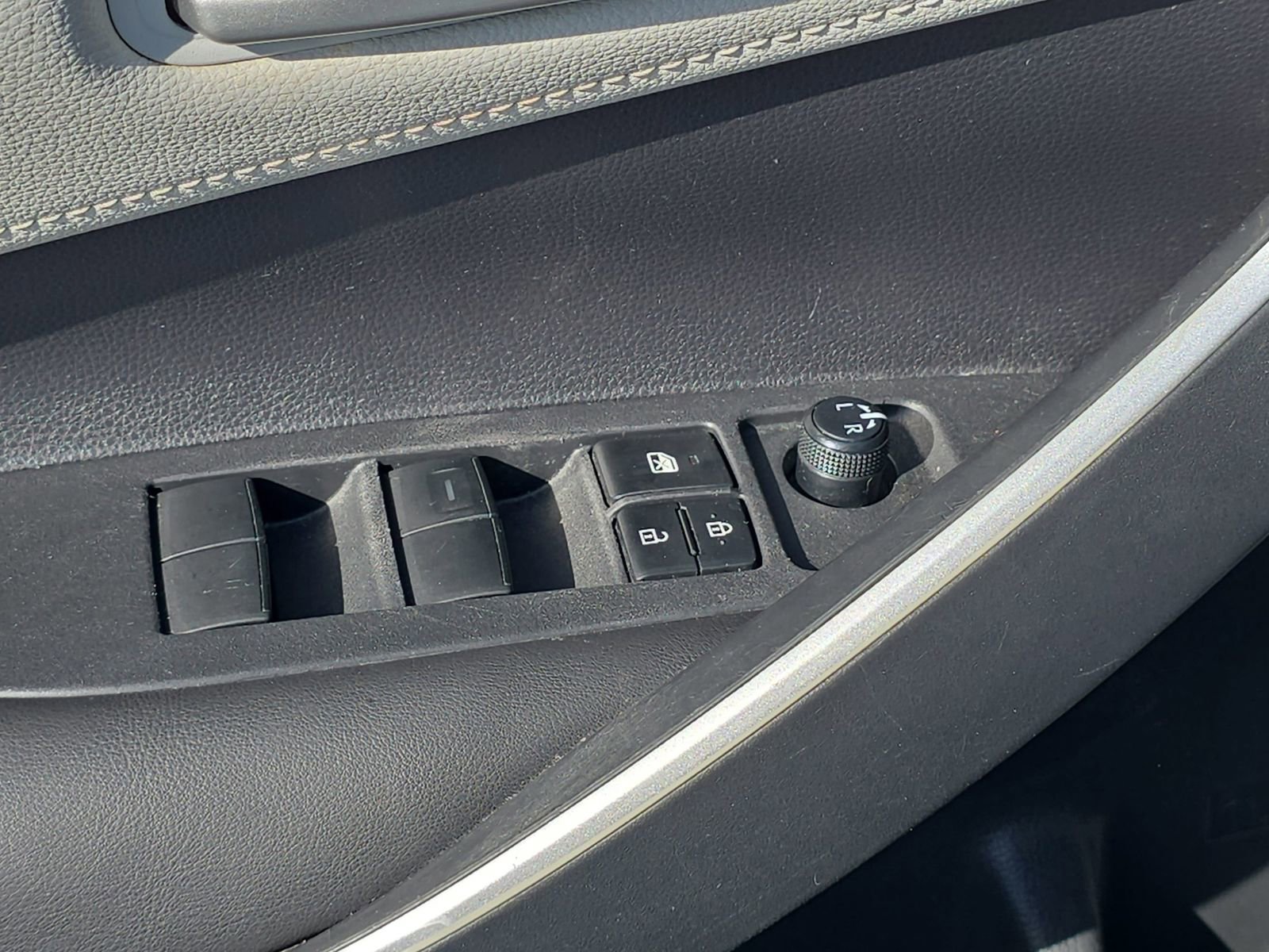 Used 2020 Toyota Corolla SE image 33