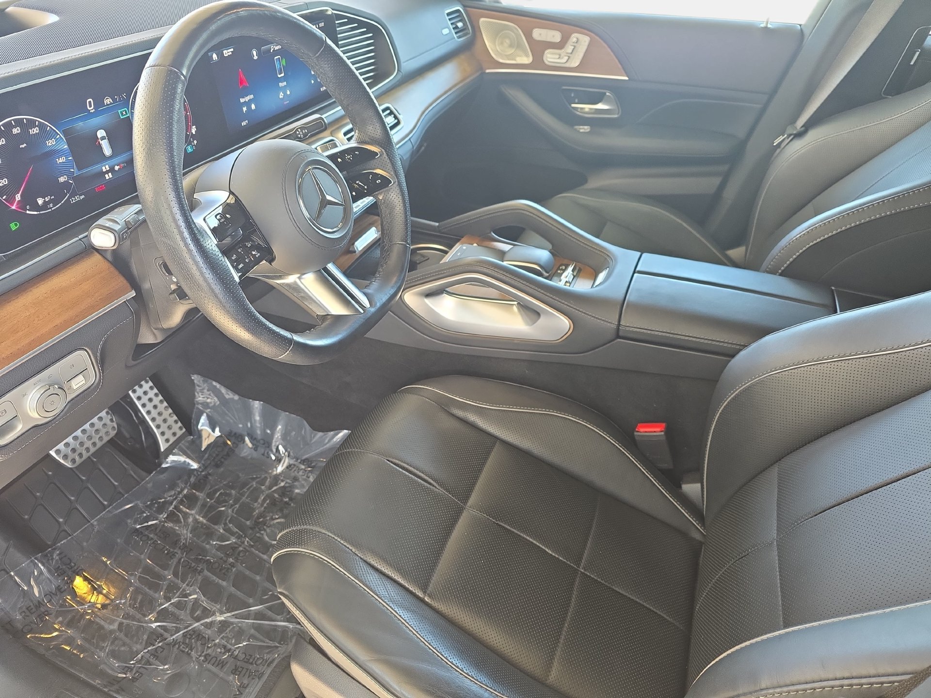Used 2025 Mercedes-Benz GLS 580 4MATIC image 16