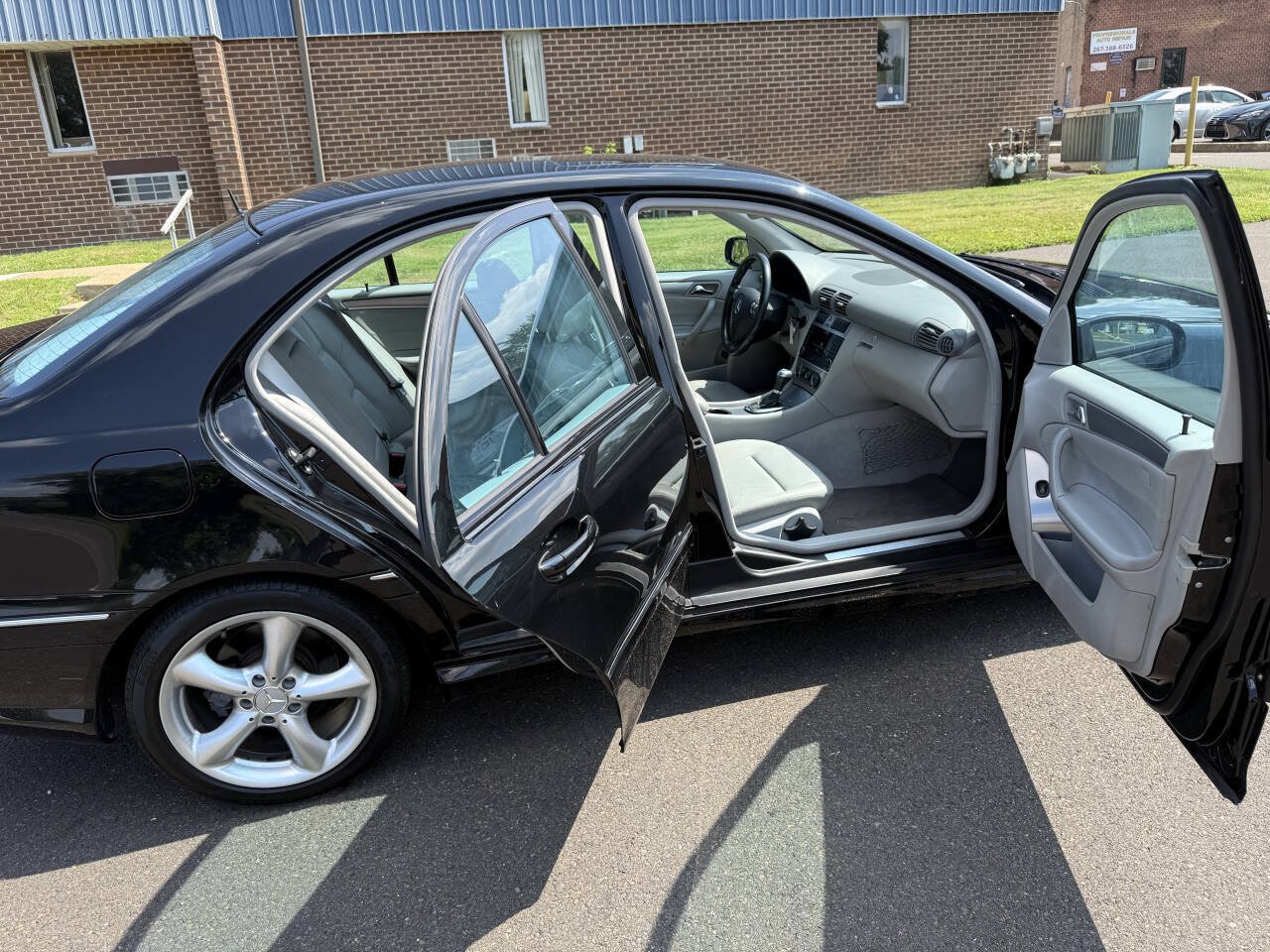 Used 2006 Mercedes-Benz C 230 Sedan w/ Sunroof Pkg image 16